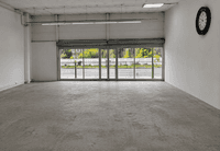 retail - Business Premises For Rent - gallery thumbnail - 1