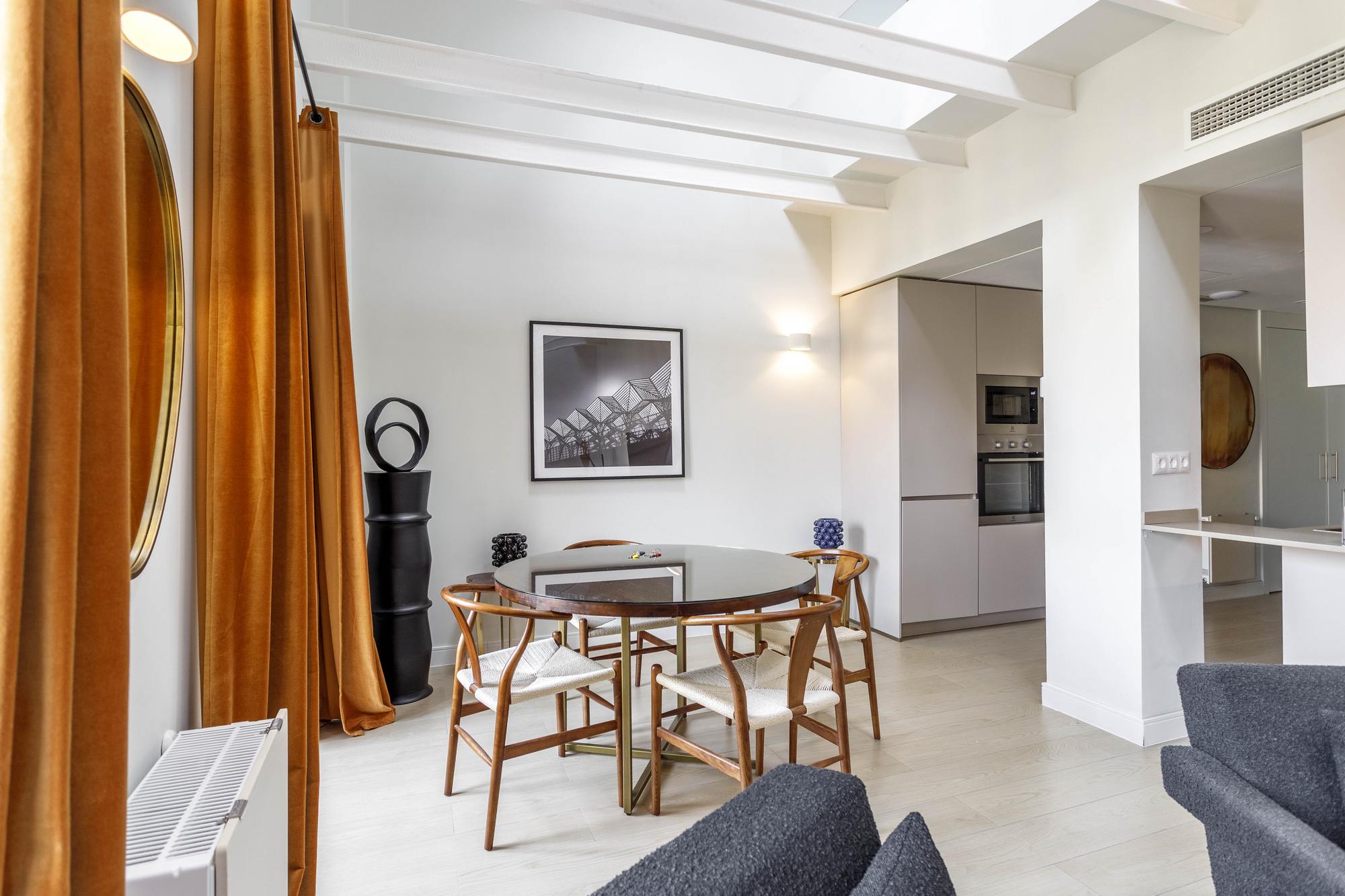 living - Piso de 133m² con 7m² terraza en alquiler en Malasaña - gallery - 5