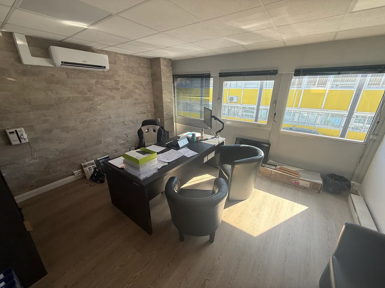 logistics - Light Industrial Premises / Offices For Sale - gallery - 8
