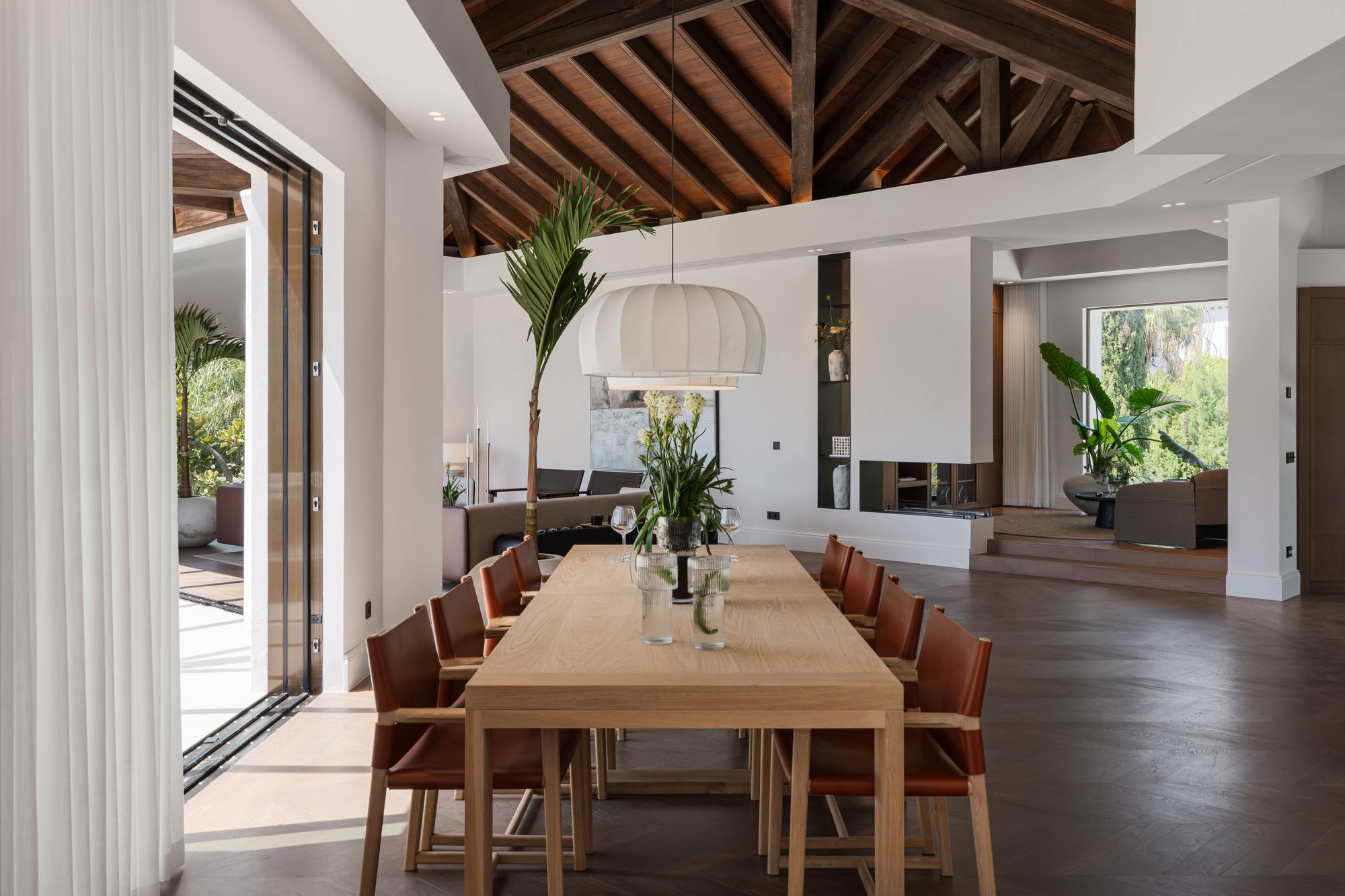 living - 644m² house / villa with 102m² terrace for sale in Benahavís - gallery thumbnail - 10