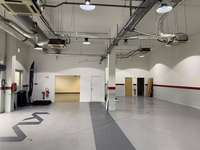 logistics - Activités / Bureaux À Louer - gallery thumbnail - 2