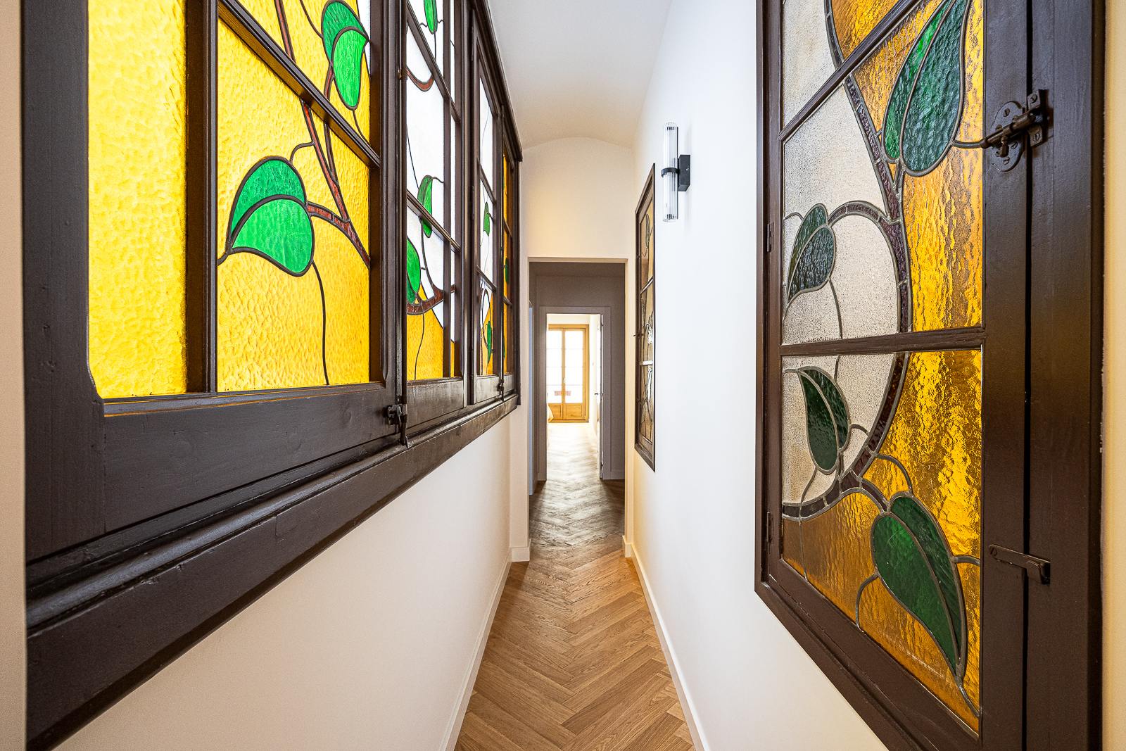 living - Piso de 125m² en venta en Gótico, Barcelona - gallery thumbnail - 5