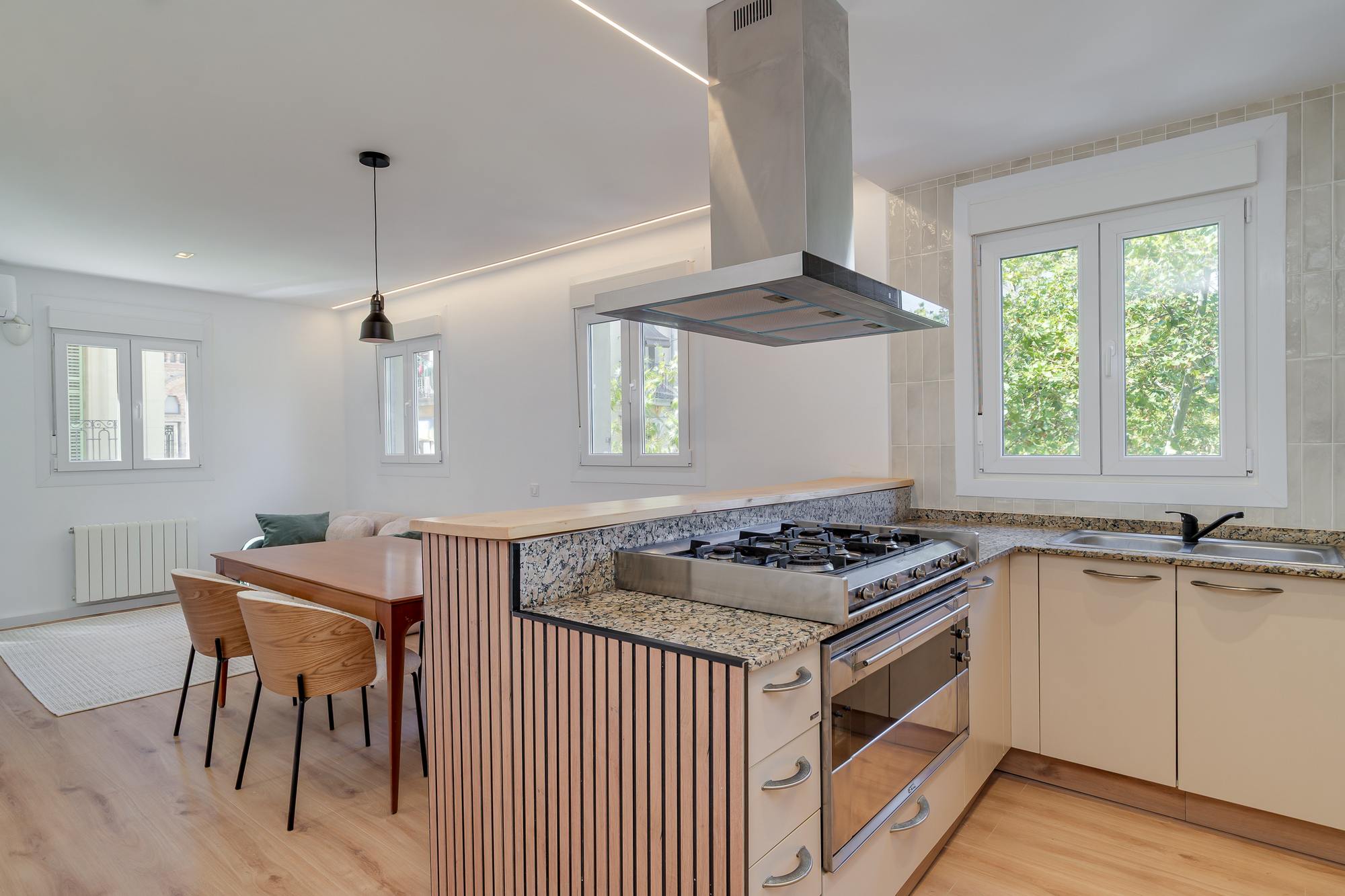 living - 77m² apartment for sale in Barceloneta, Barcelona - gallery thumbnail - 1