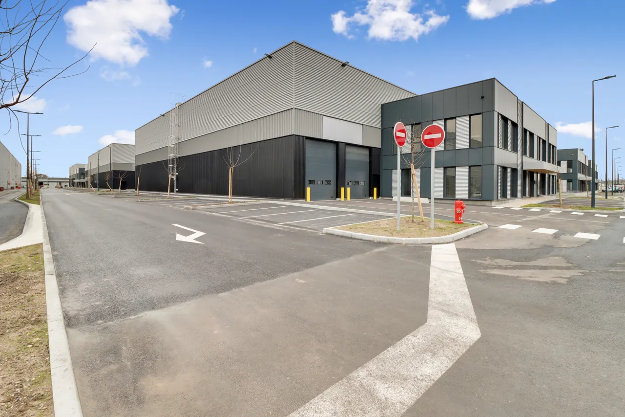 logistics - Activités / Bureaux À Louer - gallery - 3