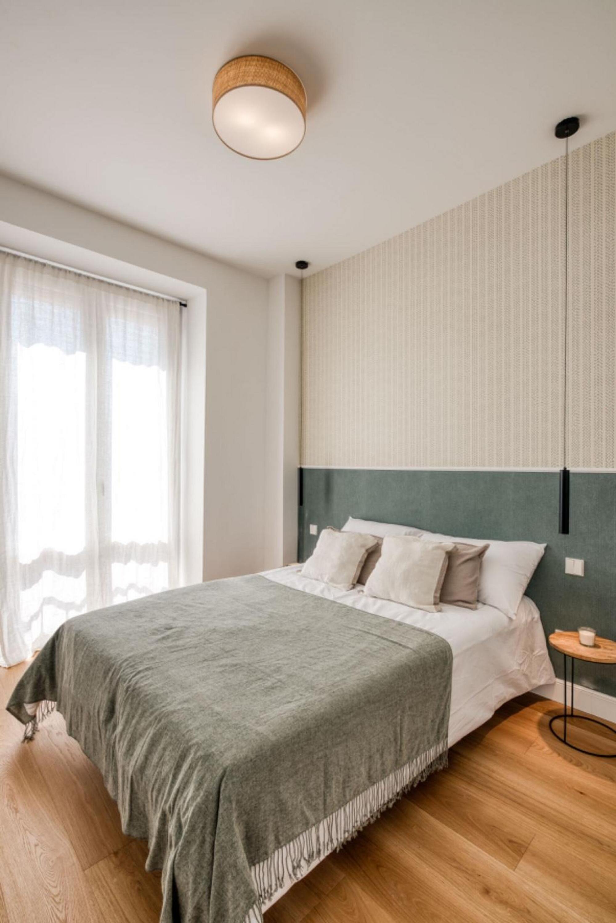 living - 76m² apartment for sale in Malasaña, Madrid - gallery thumbnail - 5