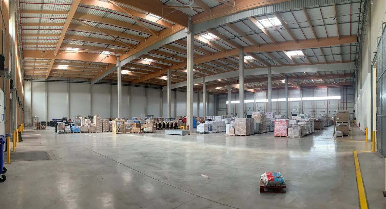logistics - Logistics Warehouse For Rent - gallery - 2