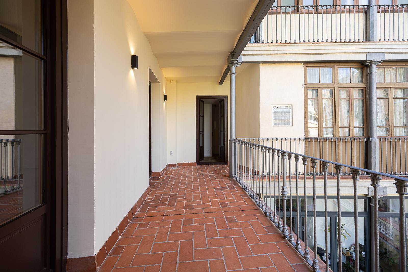 living - 153m² apartment with 16m² terrace for sale in Gótico - gallery thumbnail - 3