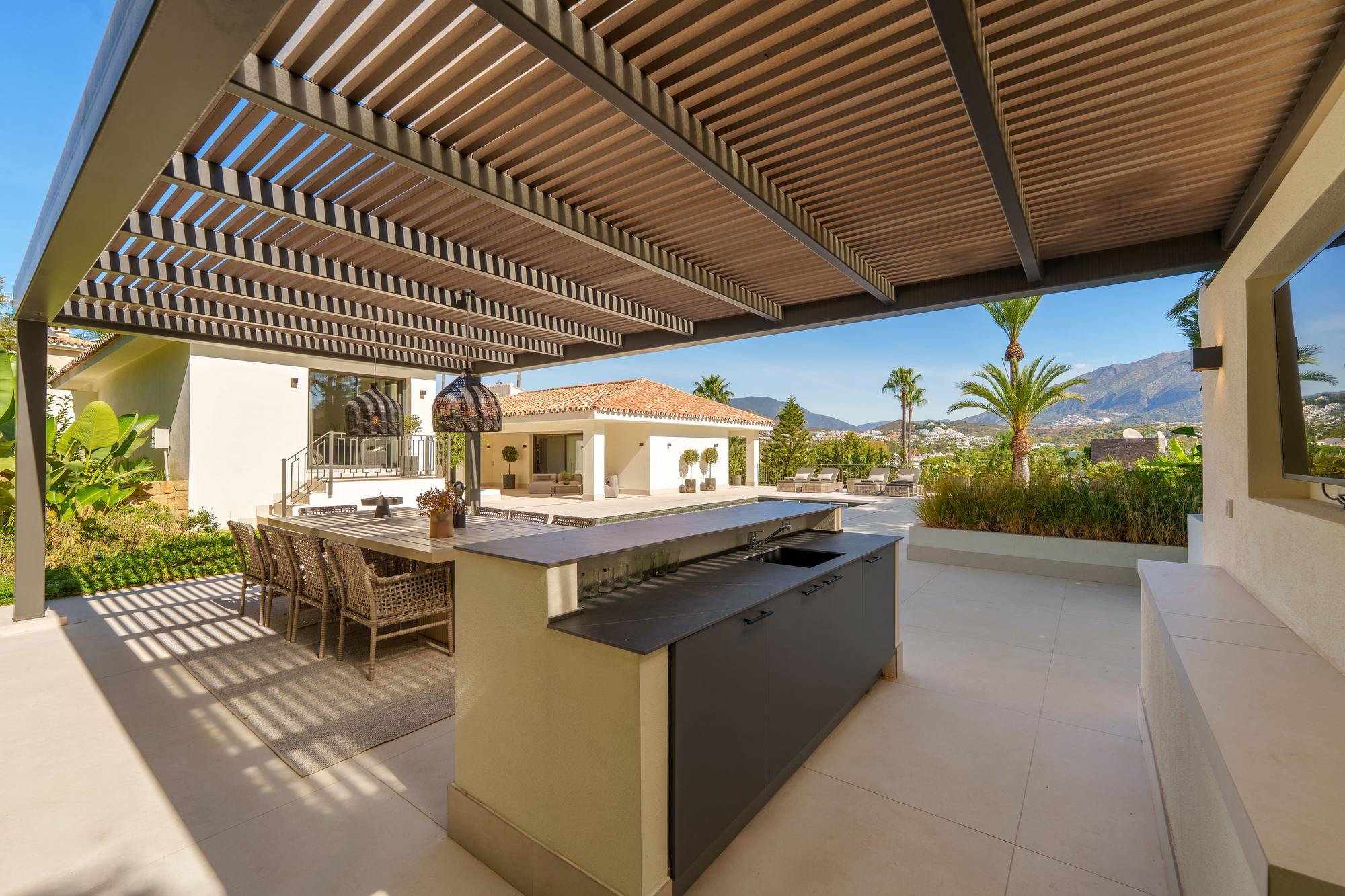 living - 648m² house / villa with 300m² terrace for sale in Nueva Andalucía - gallery - 3