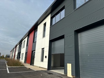 logistics - Light Industrial Premises / Offices For Rent - featured