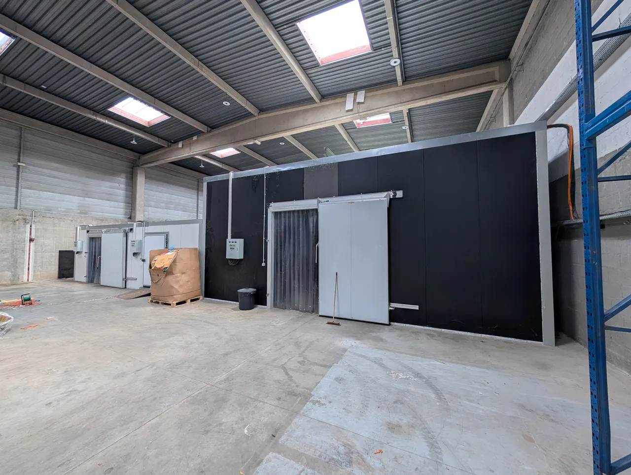 logistics - Entrepôt / Bureaux À Vendre - gallery - 2